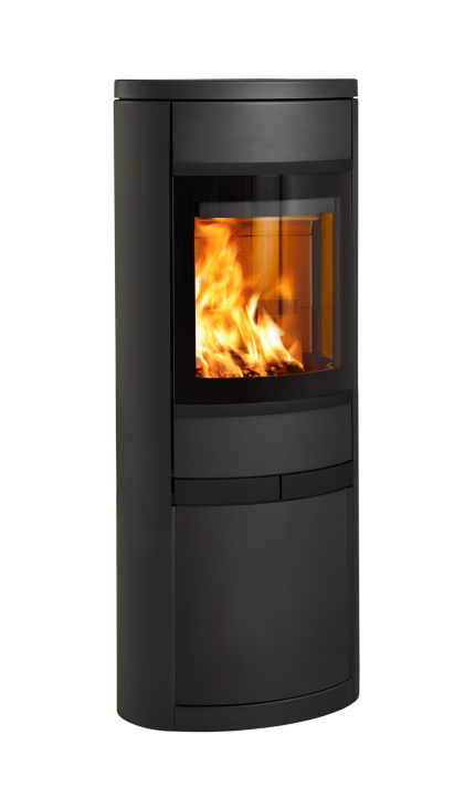 Mellomstor peisovn Scan 68-13 med stor glassdør og eksklusive sorte glassdetaljer