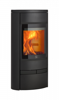 Liten vedovn Scan 68-13 Low Base med stor glassdør og eksklusive sorte glassdetaljer